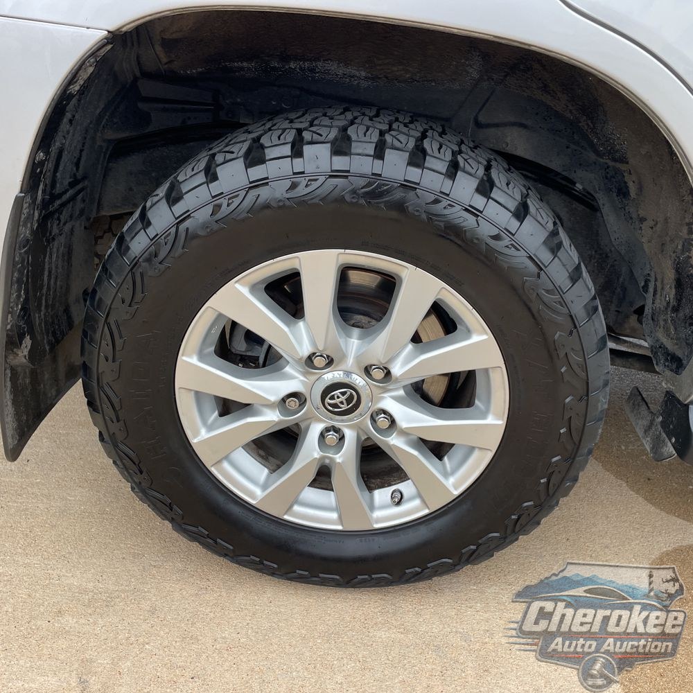 2018 Toyota Land Cruiser Base