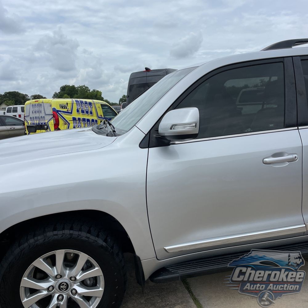 2018 Toyota Land Cruiser Base