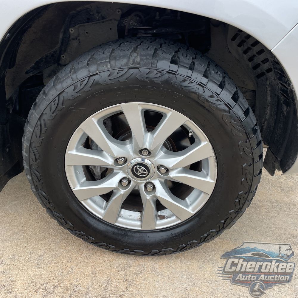 2018 Toyota Land Cruiser Base
