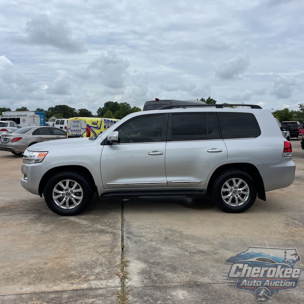 2018 Toyota Land Cruiser Base