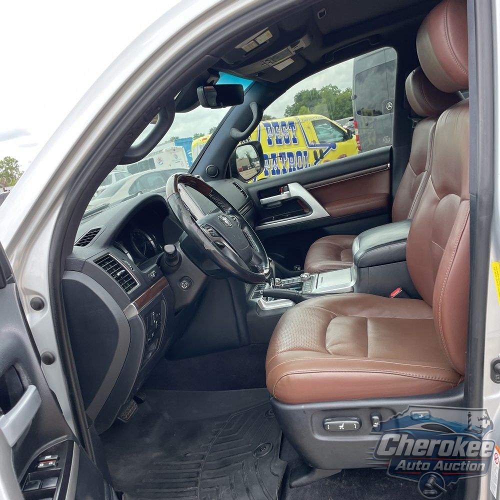 2018 Toyota Land Cruiser Base
