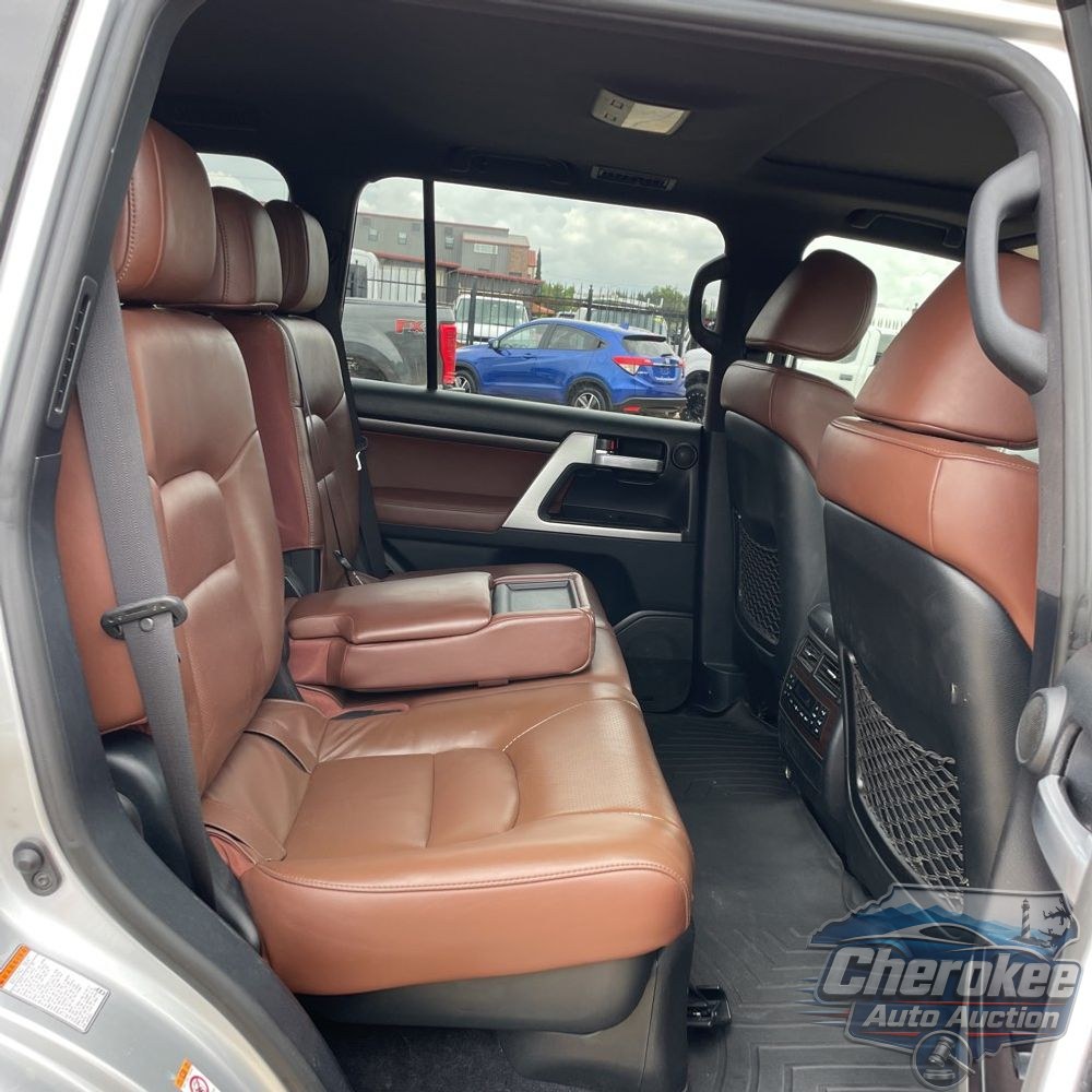 2018 Toyota Land Cruiser Base