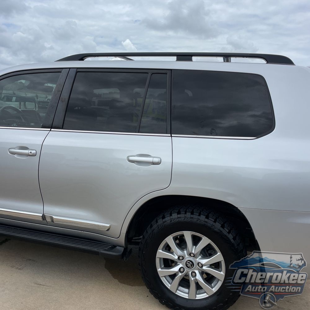 2018 Toyota Land Cruiser Base