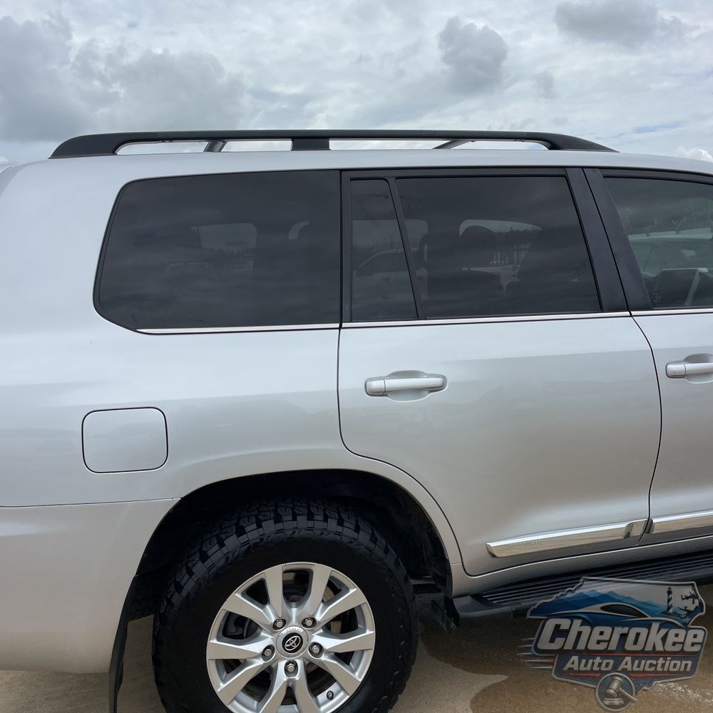 2018 Toyota Land Cruiser Base