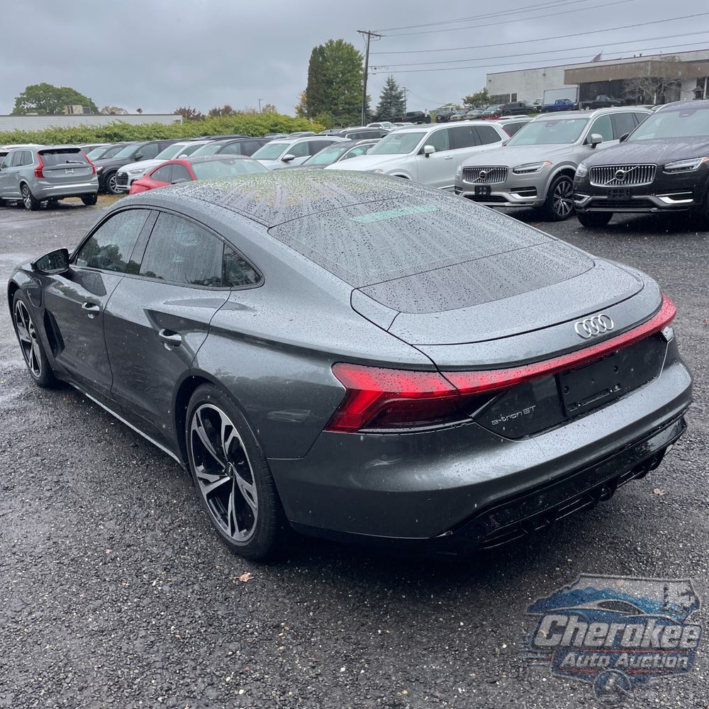 2023 Audi e-tron GT Premium Plus