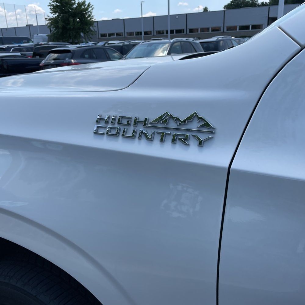 2022 Chevrolet Suburban High Country