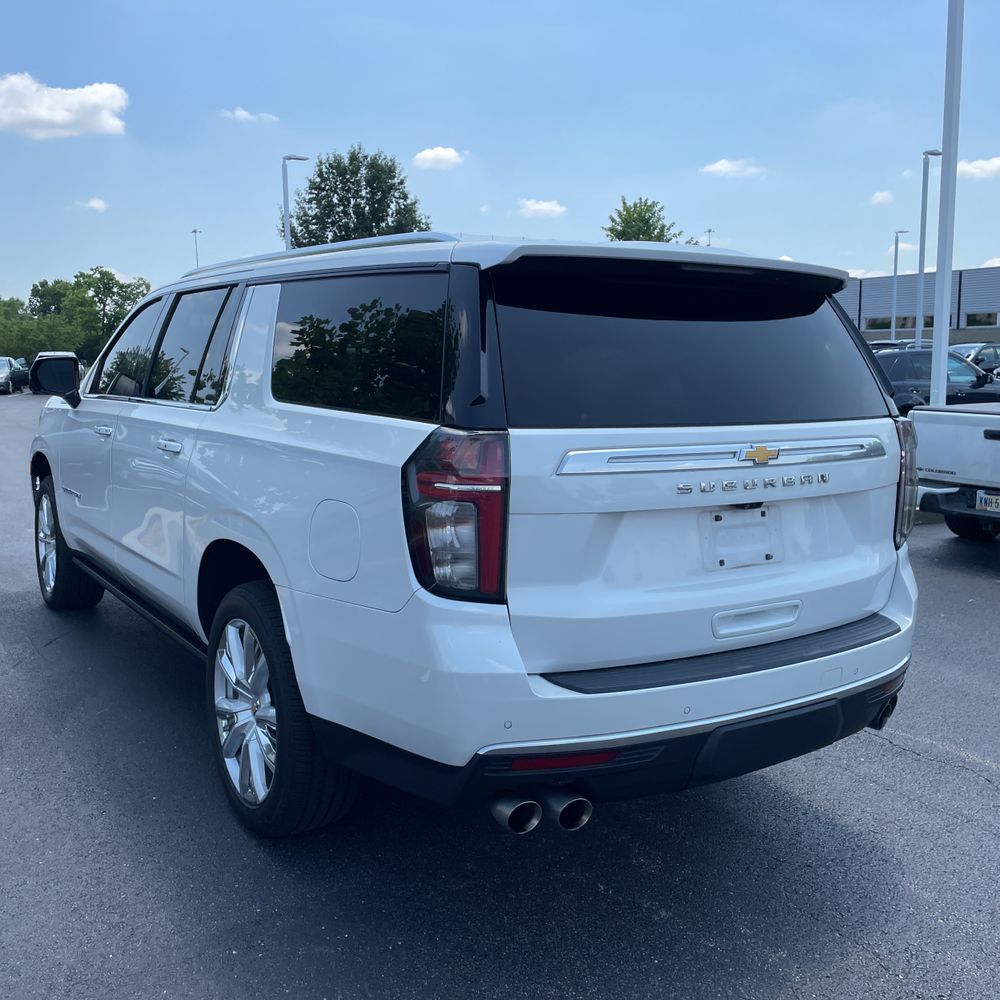 2022 Chevrolet Suburban High Country