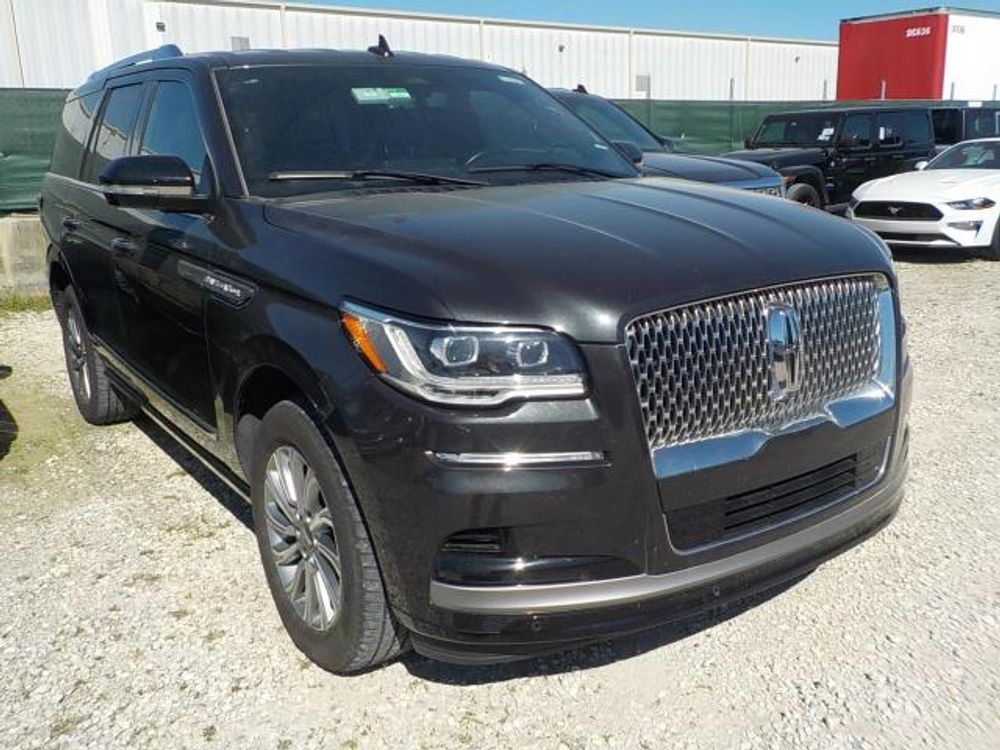 2023 Lincoln Navigator Standard