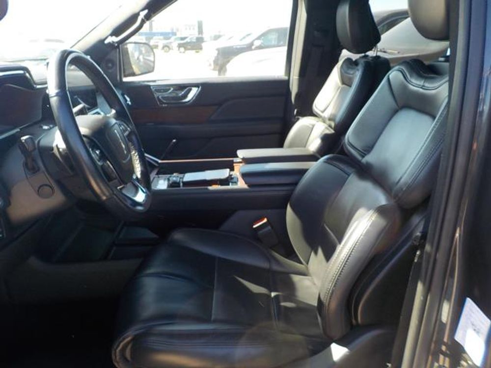 2023 Lincoln Navigator Standard