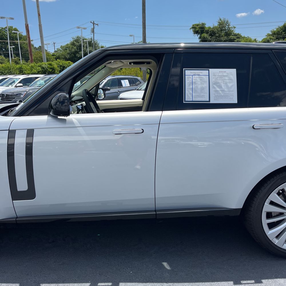 2024 Land Rover Range Rover P530 SE