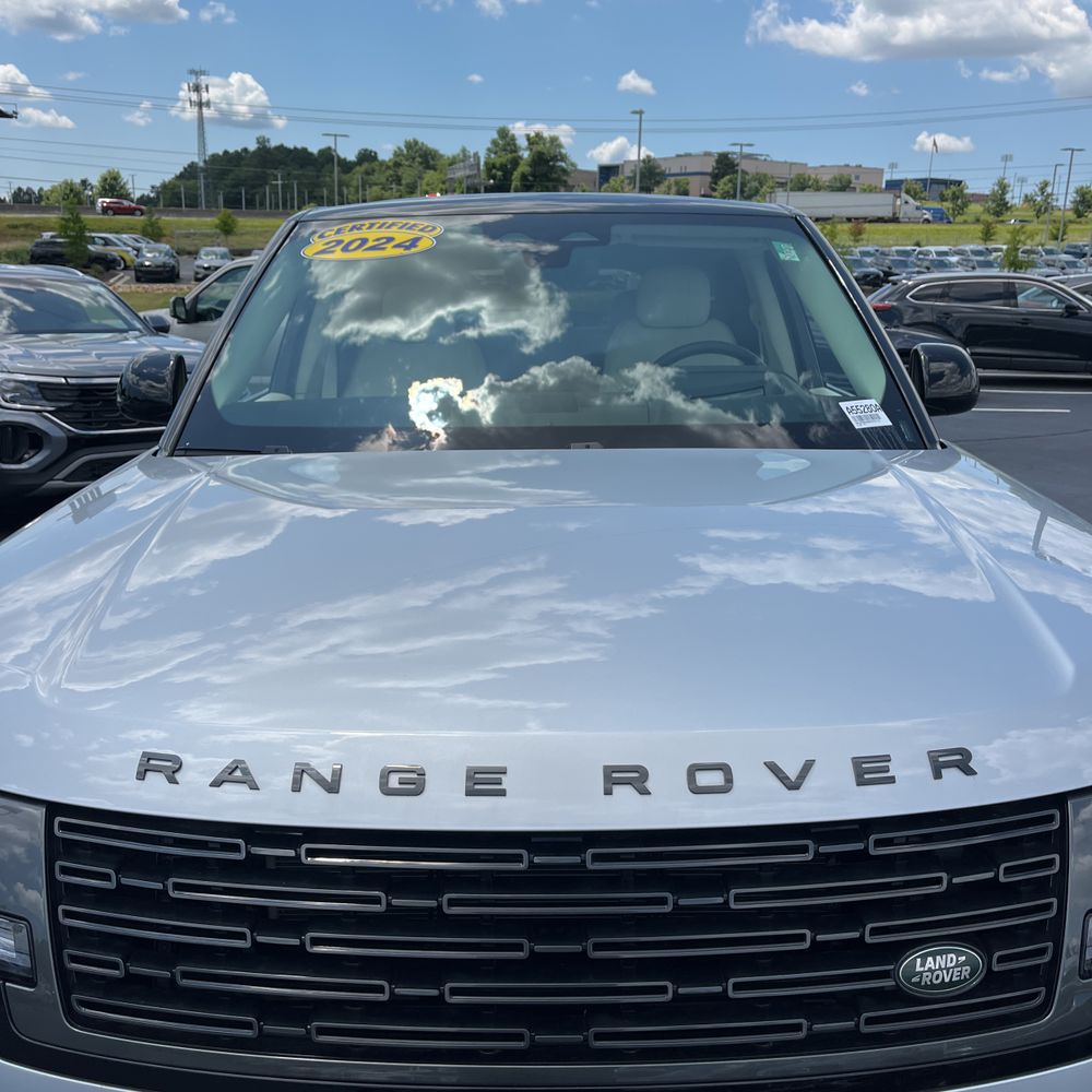 2024 Land Rover Range Rover P530 SE