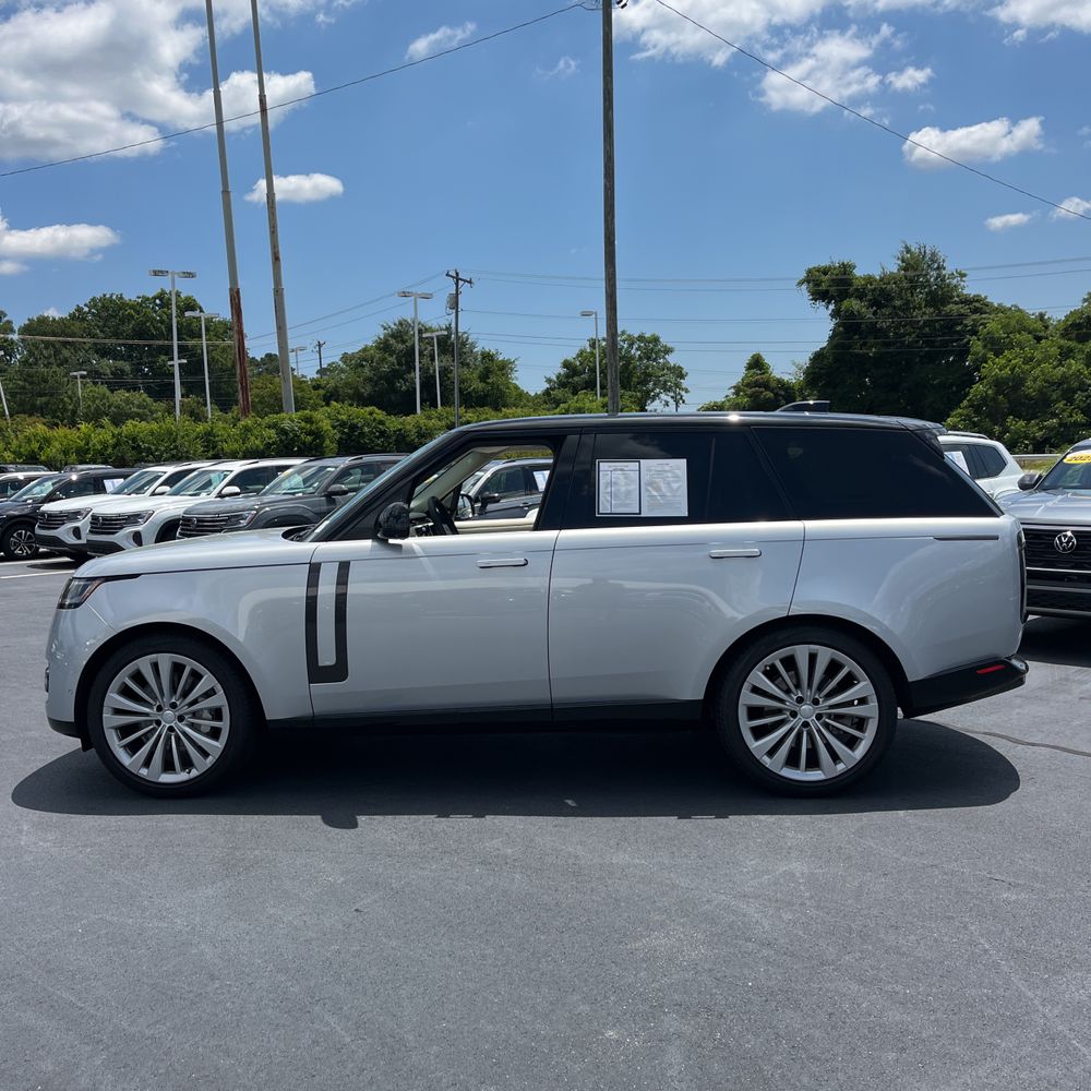2024 Land Rover Range Rover P530 SE