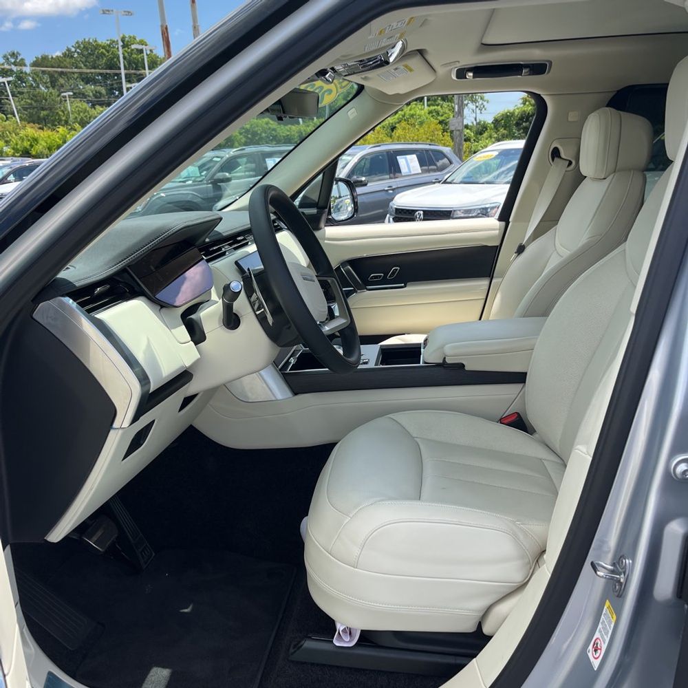 2024 Land Rover Range Rover P530 SE