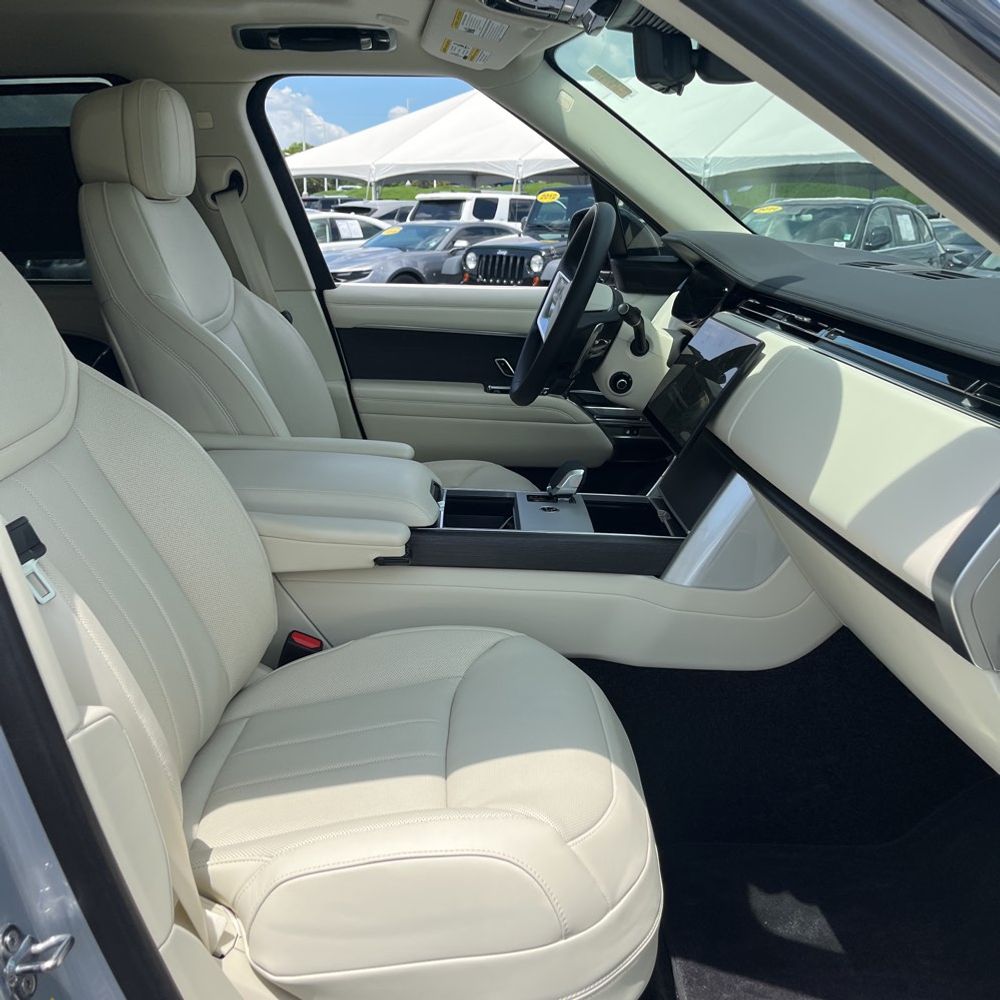 2024 Land Rover Range Rover P530 SE