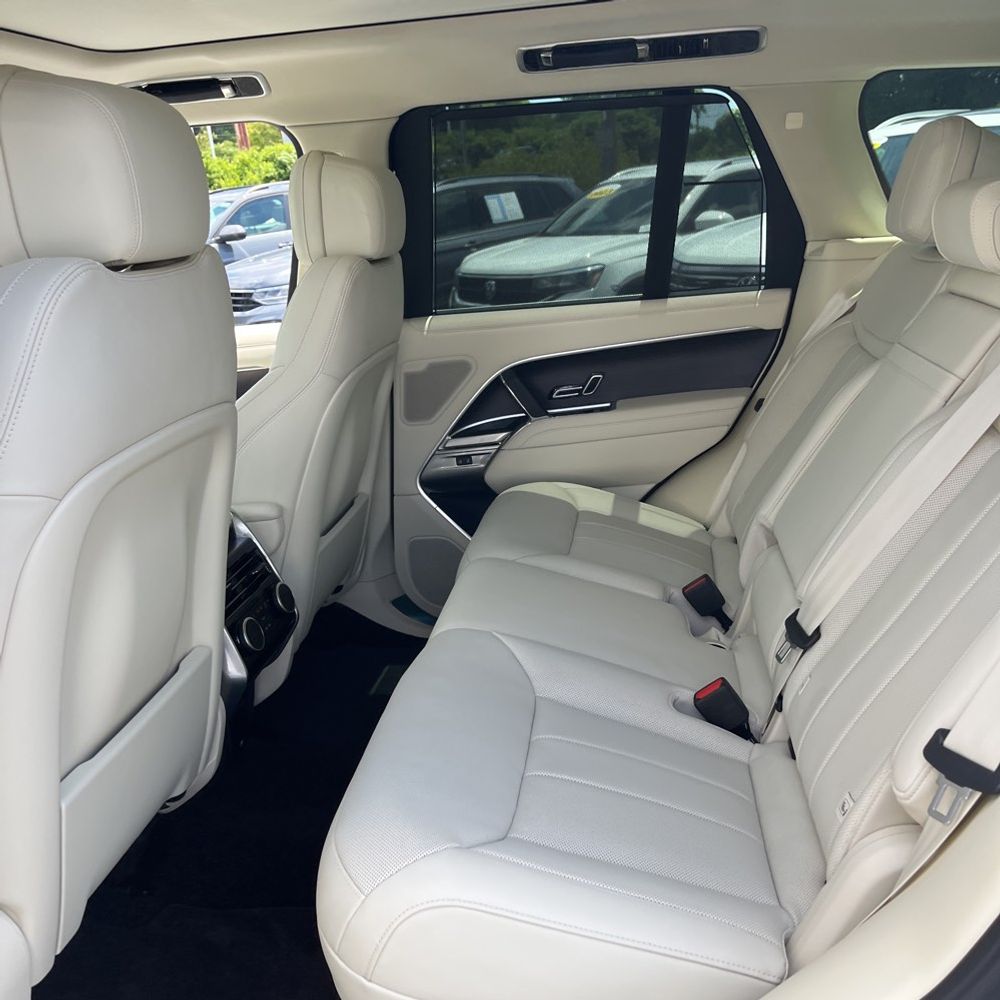 2024 Land Rover Range Rover P530 SE