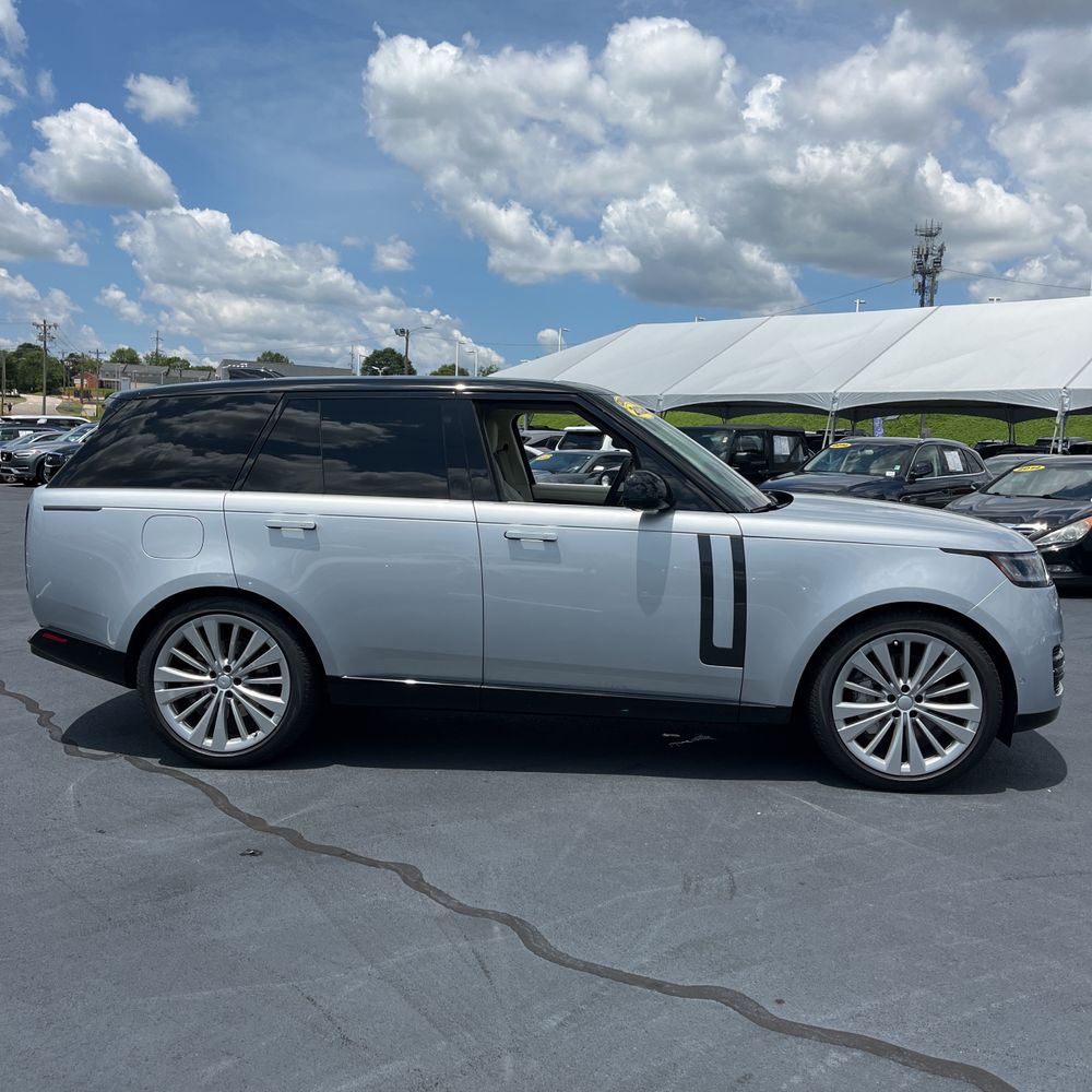 2024 Land Rover Range Rover P530 SE