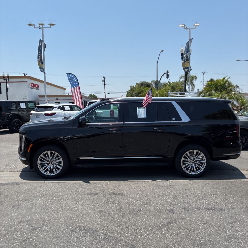 2025 Cadillac Escalade ESV Premium Luxury