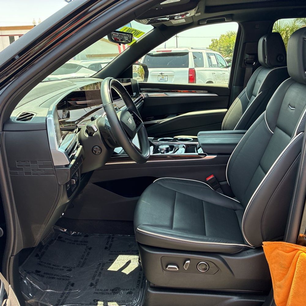 2025 Cadillac Escalade ESV Premium Luxury