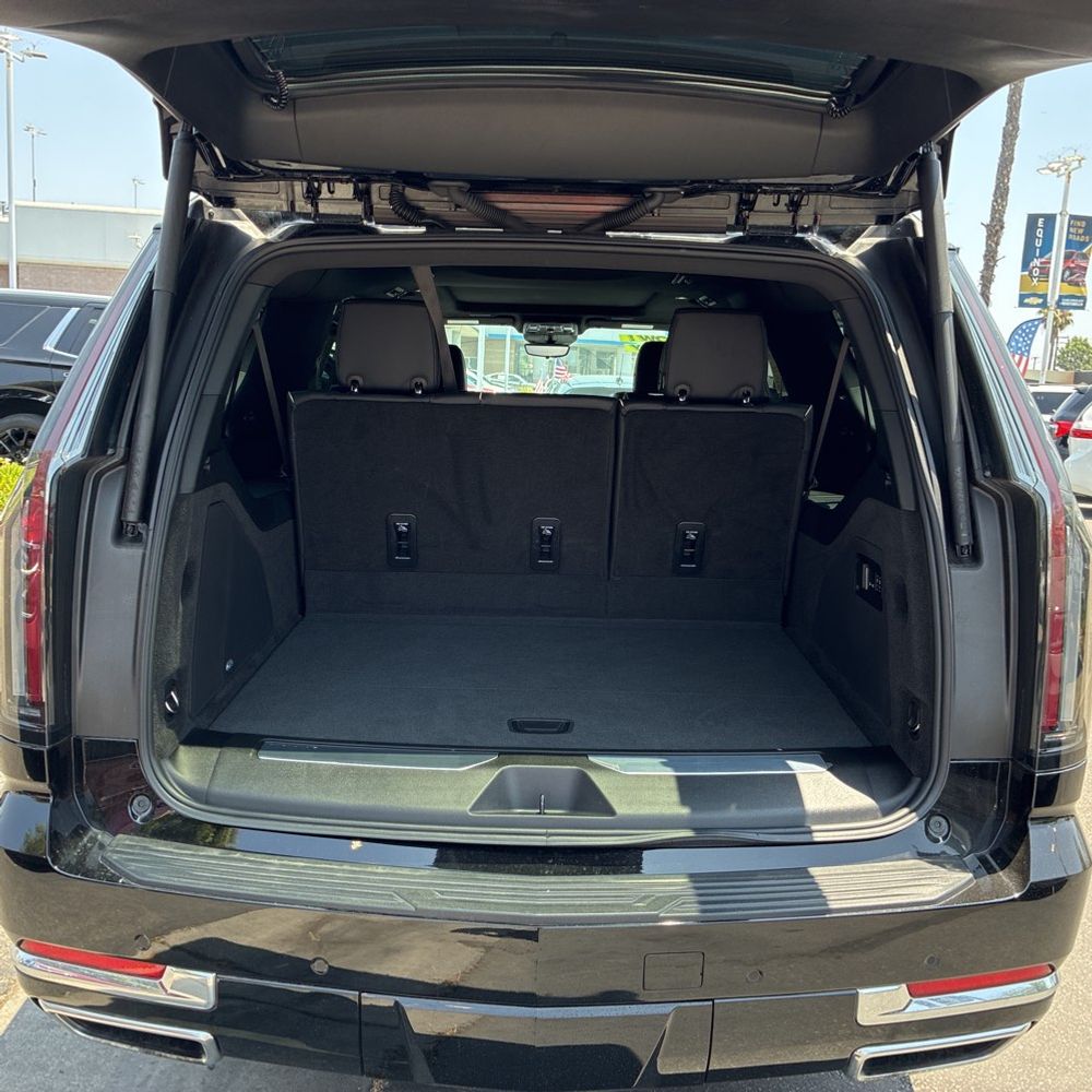 2025 Cadillac Escalade ESV Premium Luxury