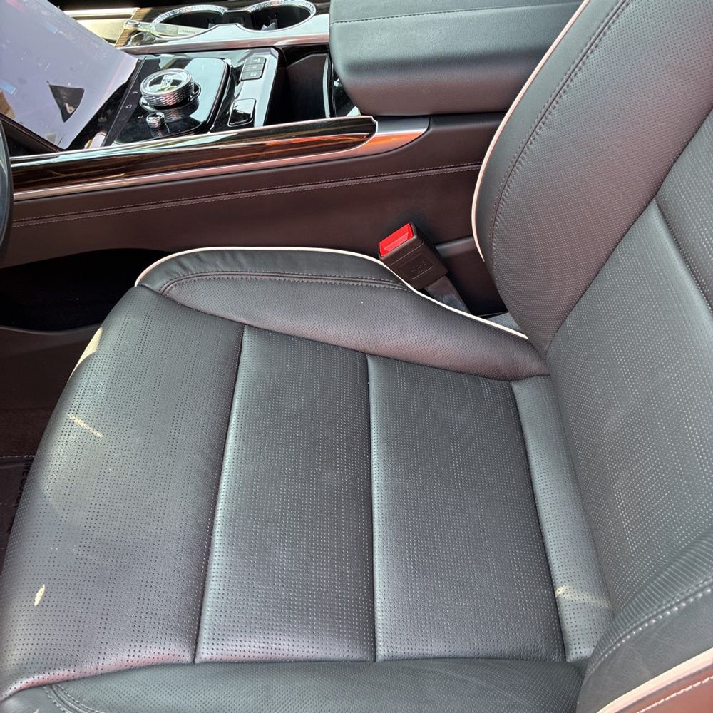 2025 Cadillac Escalade ESV Premium Luxury