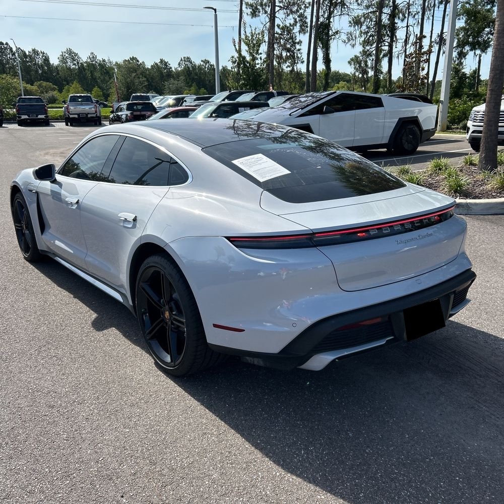2021 Porsche Taycan Turbo
