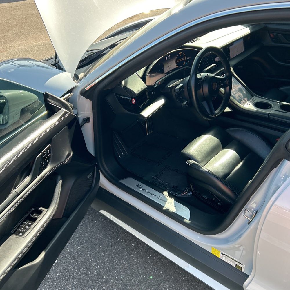 2021 Porsche Taycan Turbo