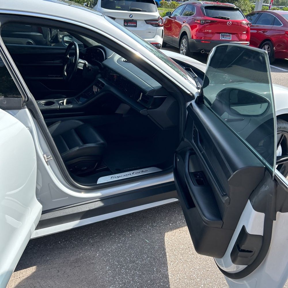 2021 Porsche Taycan Turbo