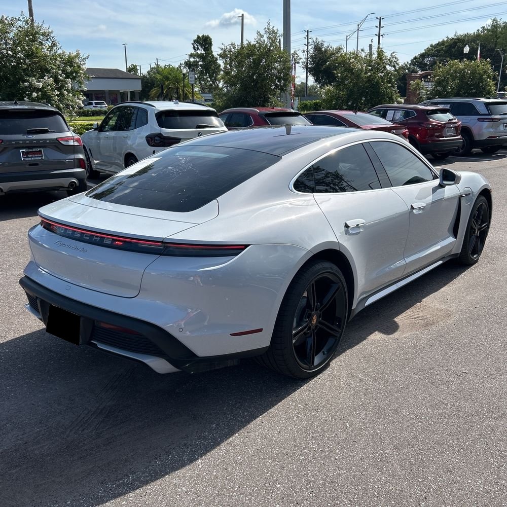 2021 Porsche Taycan Turbo