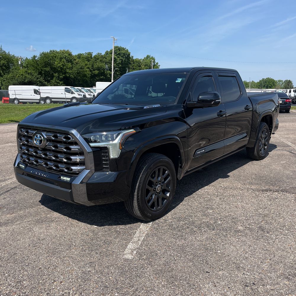 2024 Toyota Tundra Platinum HV