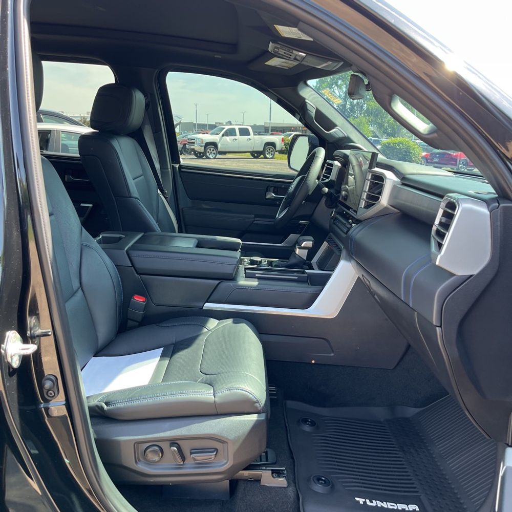 2024 Toyota Tundra Platinum HV