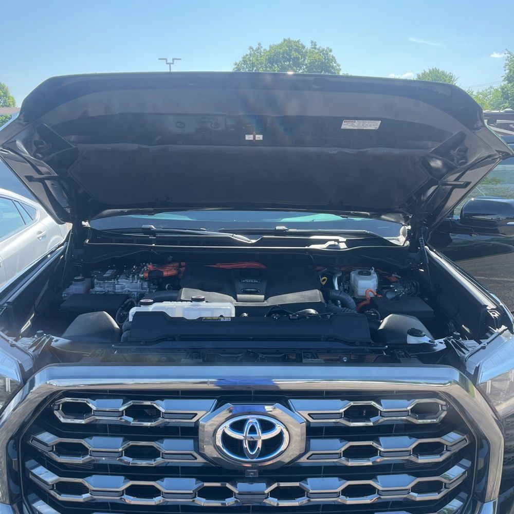 2024 Toyota Tundra Platinum HV