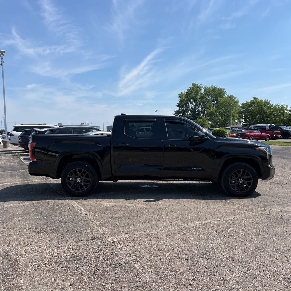 2024 Toyota Tundra Platinum HV