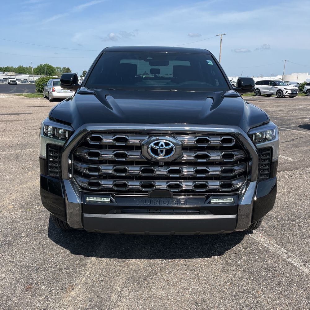 2024 Toyota Tundra Platinum HV