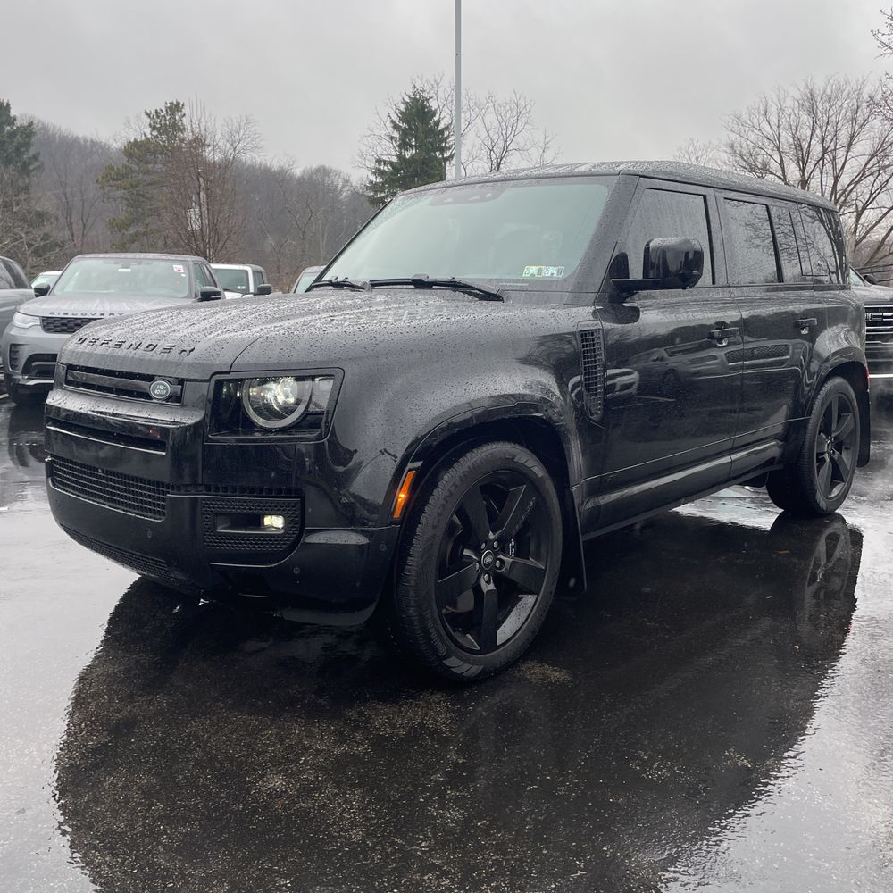 2024 Land Rover Defender 110 V8 P525