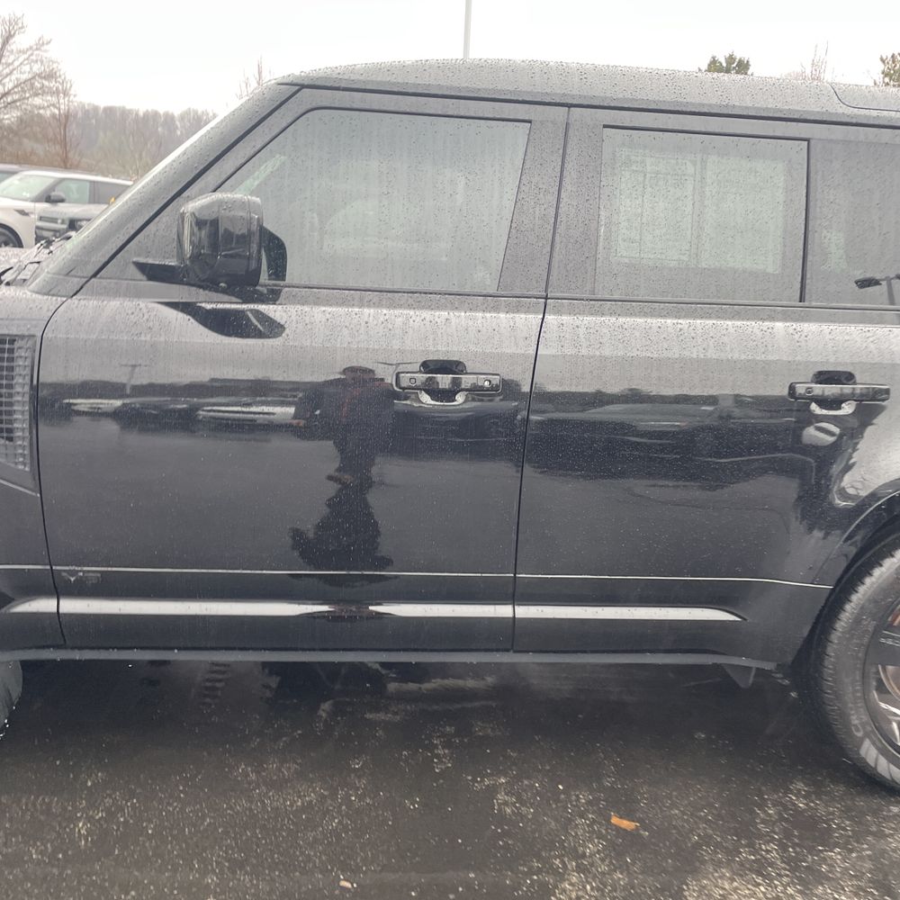 2024 Land Rover Defender 110 V8 P525