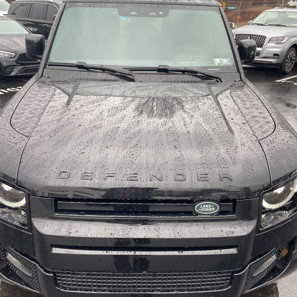2024 Land Rover Defender 110 V8 P525