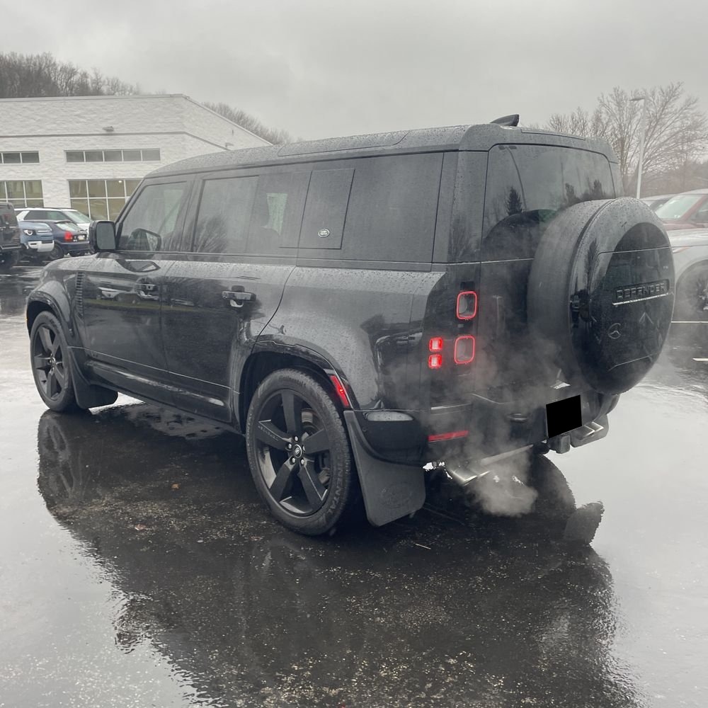 2024 Land Rover Defender 110 V8 P525