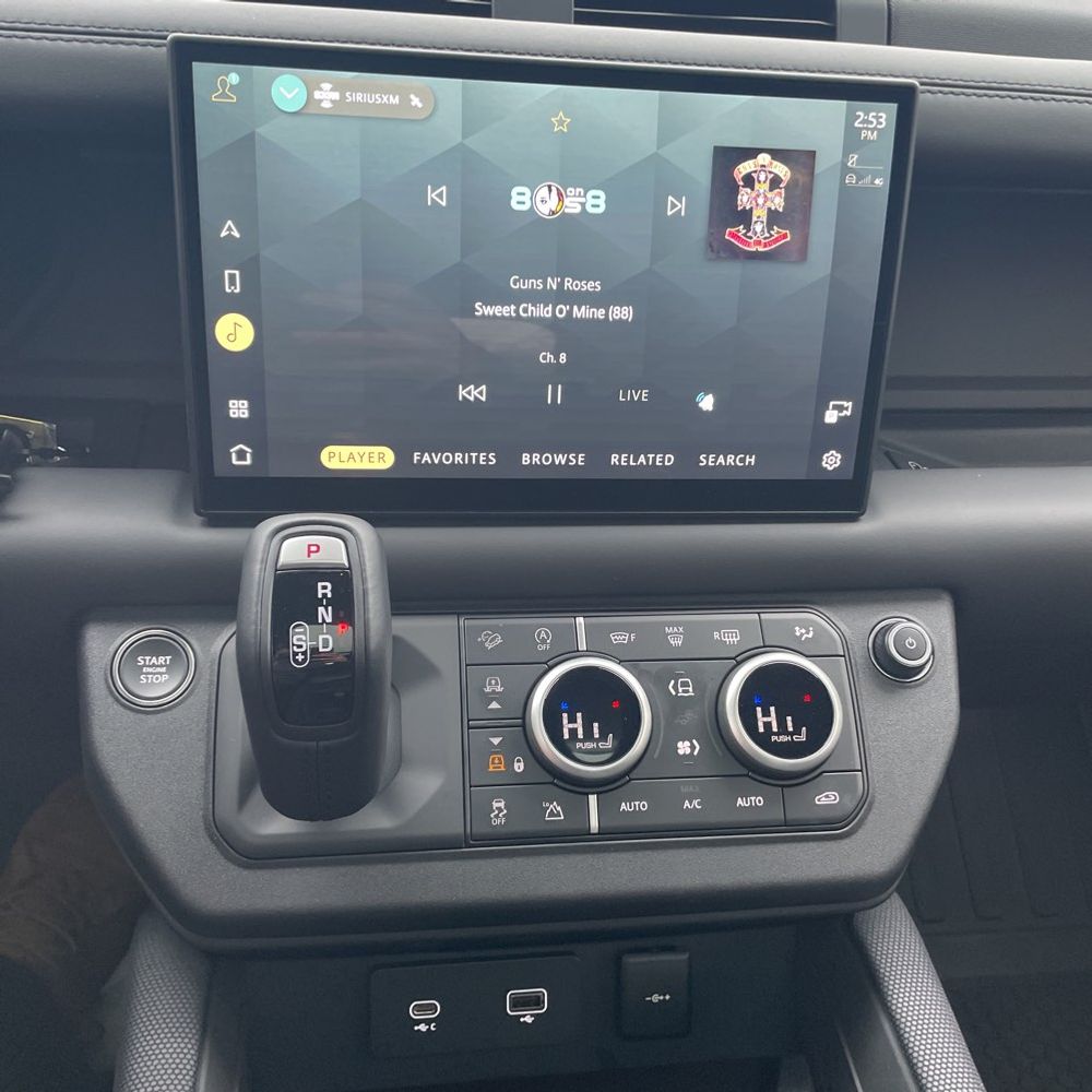2024 Land Rover Defender 110 V8 P525