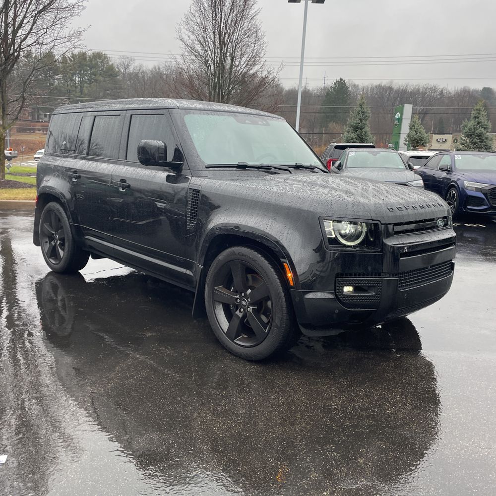 2024 Land Rover Defender 110 V8 P525