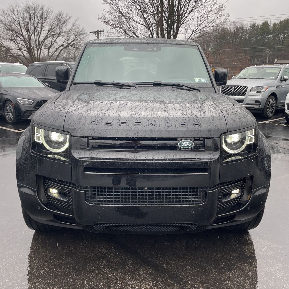 2024 Land Rover Defender 110 V8 P525