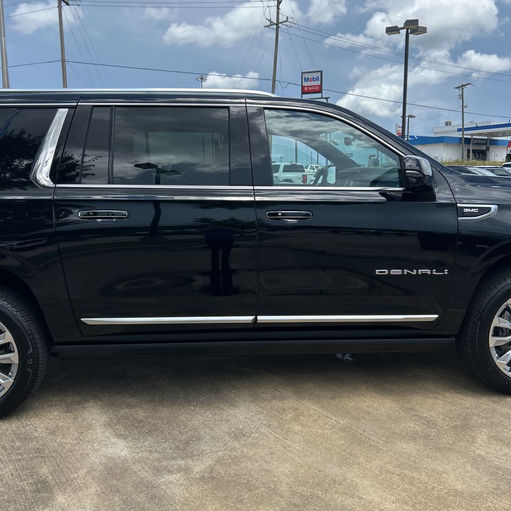 2024 GMC Yukon XL Denali