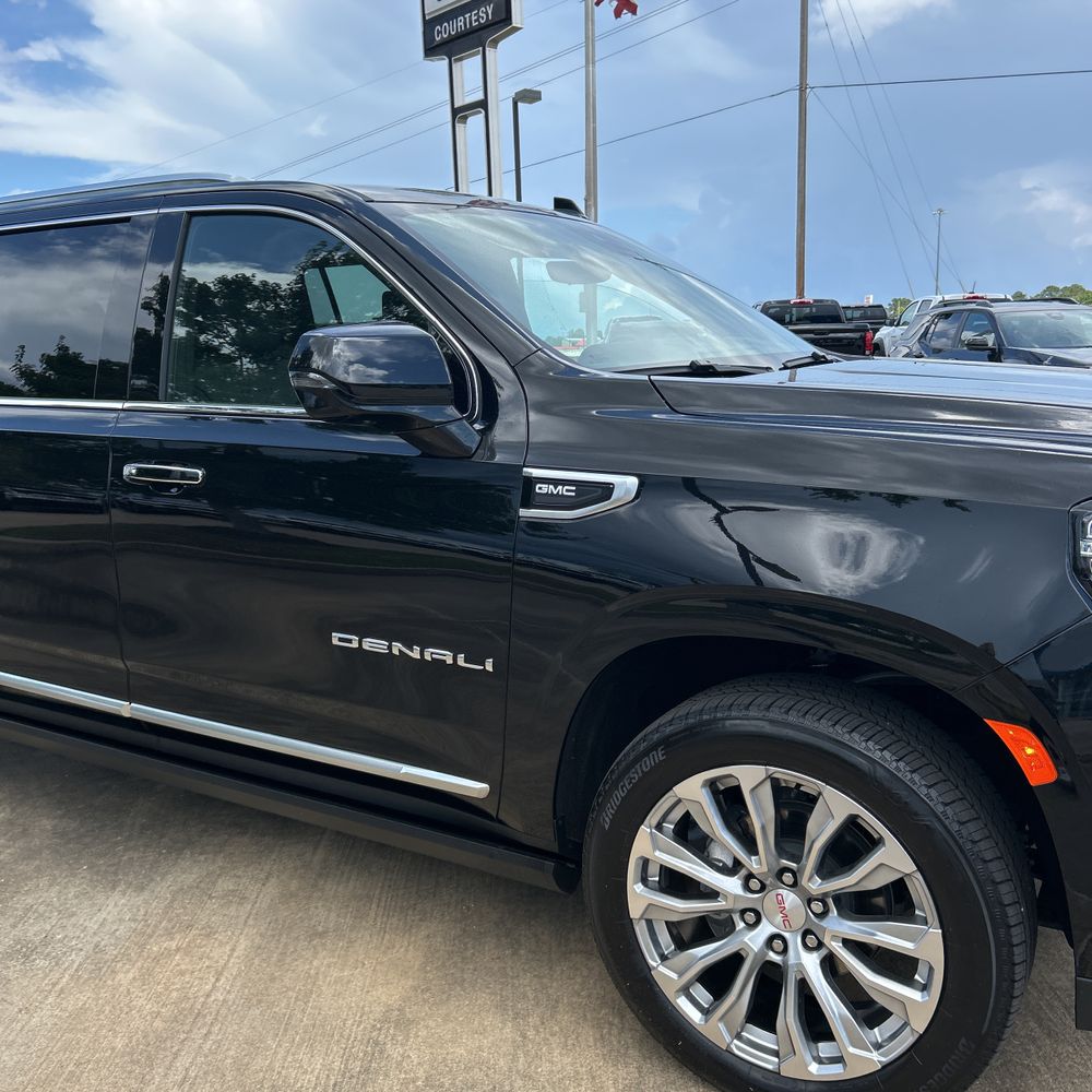 2024 GMC Yukon XL Denali