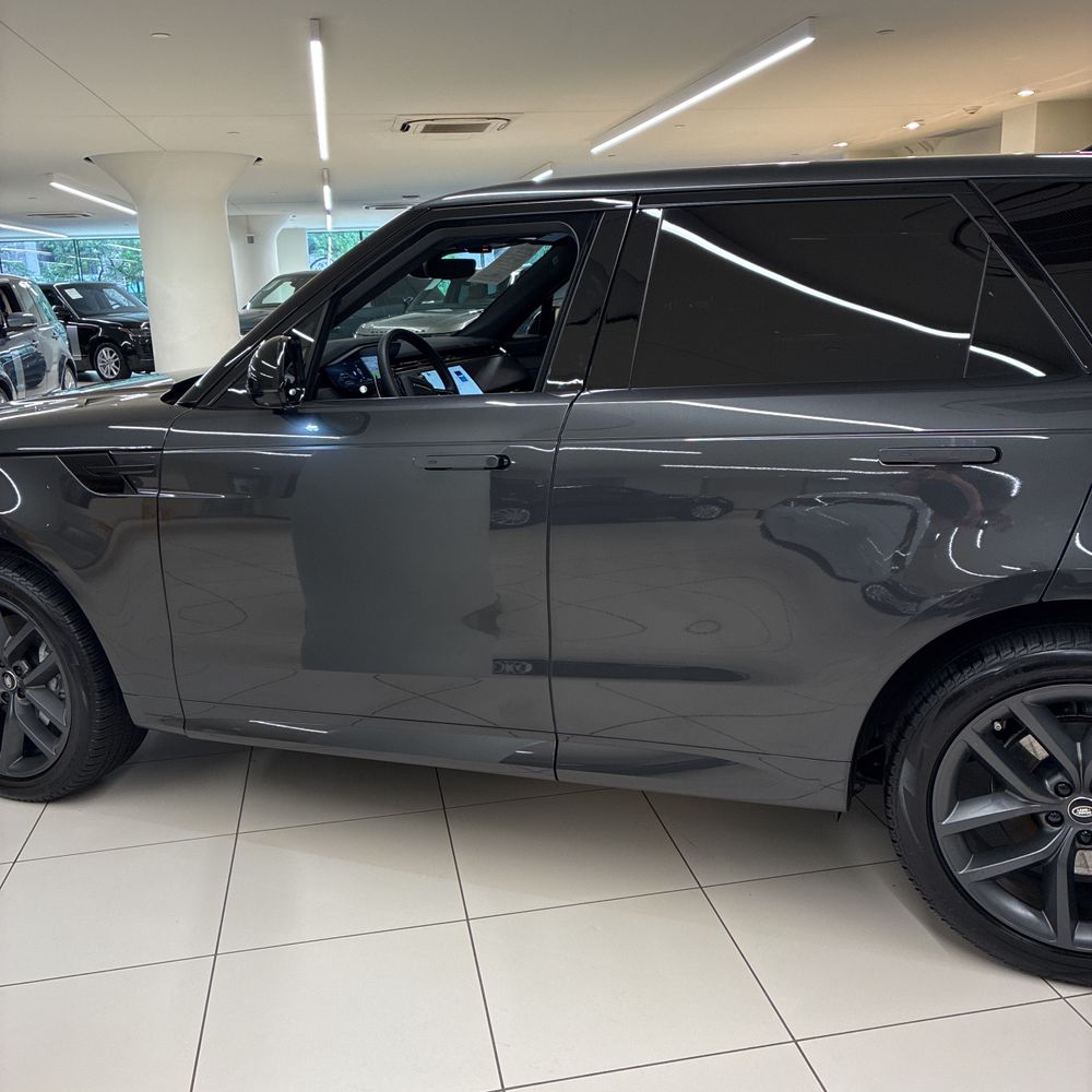 2025 Land Rover Range Rover Sport P460e Dynamic SE