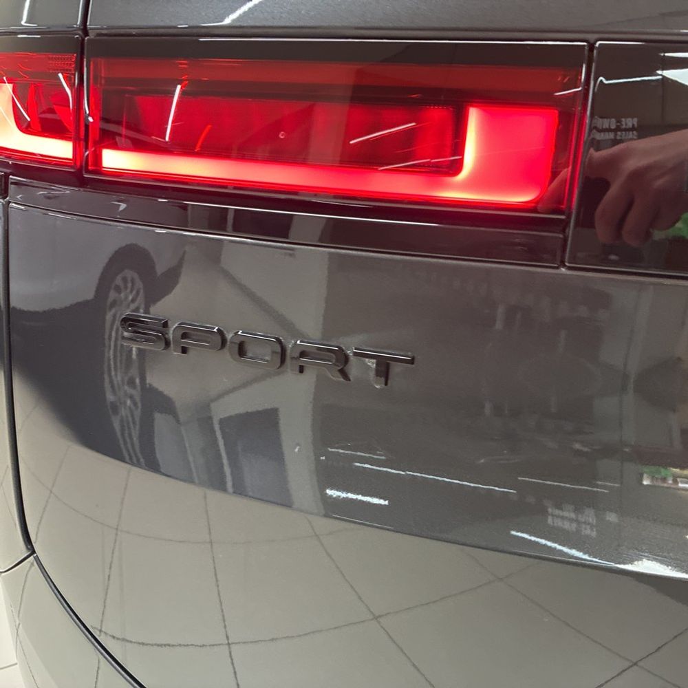 2025 Land Rover Range Rover Sport P460e Dynamic SE