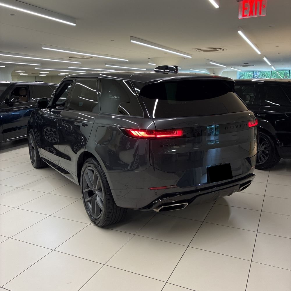 2025 Land Rover Range Rover Sport P460e Dynamic SE