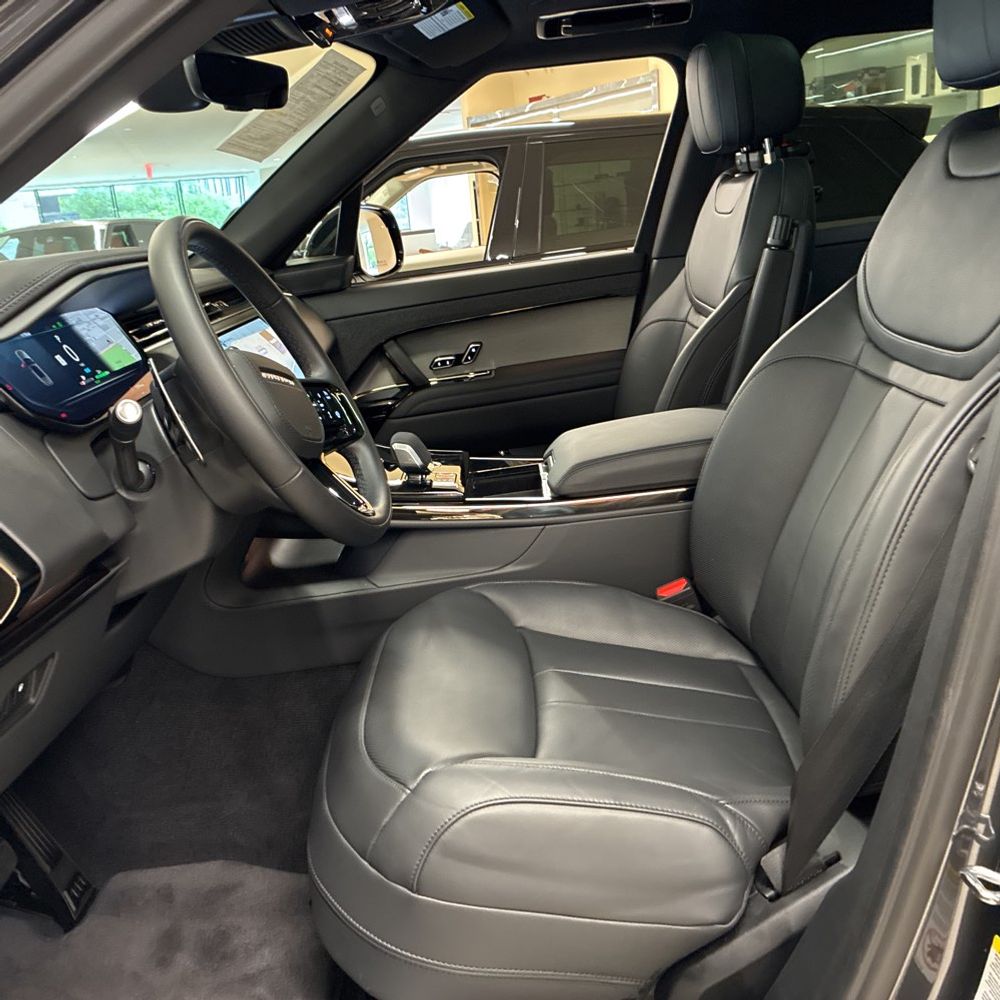 2025 Land Rover Range Rover Sport P460e Dynamic SE