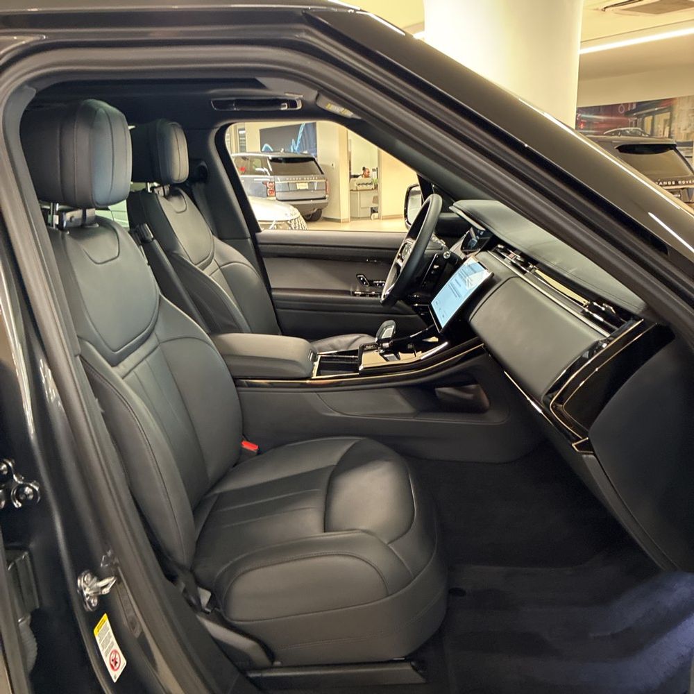 2025 Land Rover Range Rover Sport P460e Dynamic SE