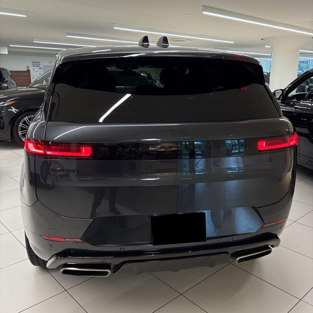 2025 Land Rover Range Rover Sport P460e Dynamic SE