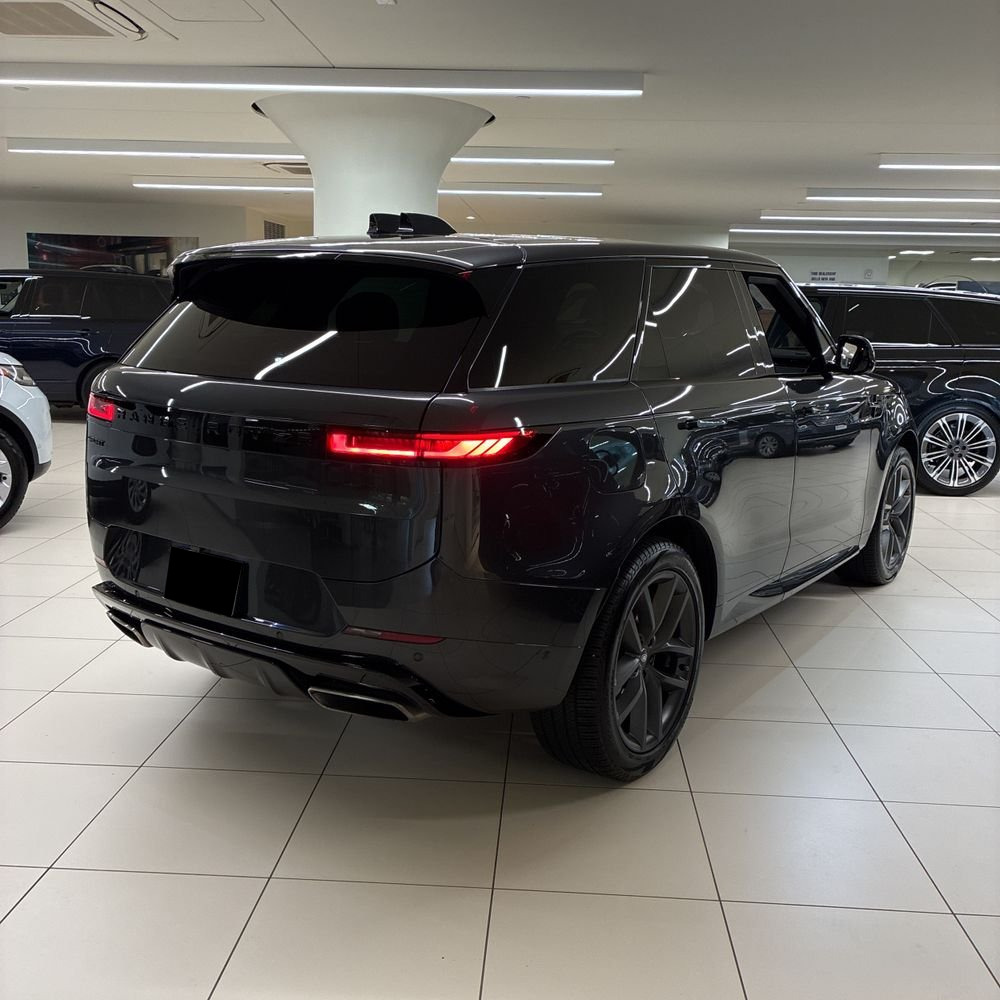 2025 Land Rover Range Rover Sport P460e Dynamic SE