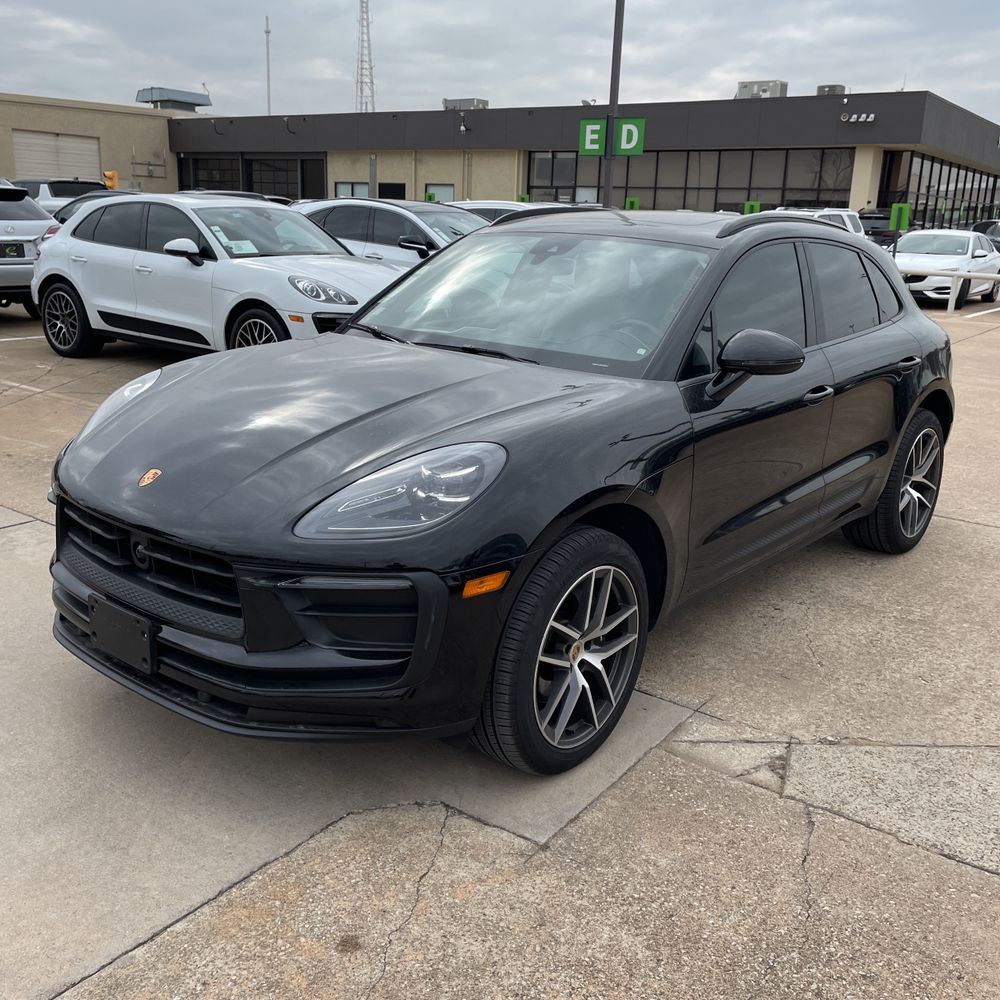 2024 Porsche Macan Base